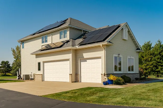 $1,100,000 | 2728 Headland Court Southwest, Rochester, MN 55902