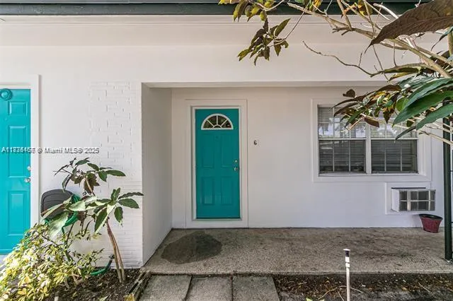 a view of a entryway of the house