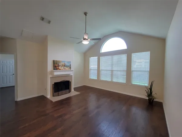 $2,700 | 11404 Tidenhaven Court, Pearland, TX 77584