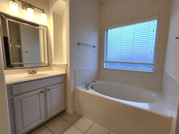 $2,700 | 11404 Tidenhaven Court, Pearland, TX 77584