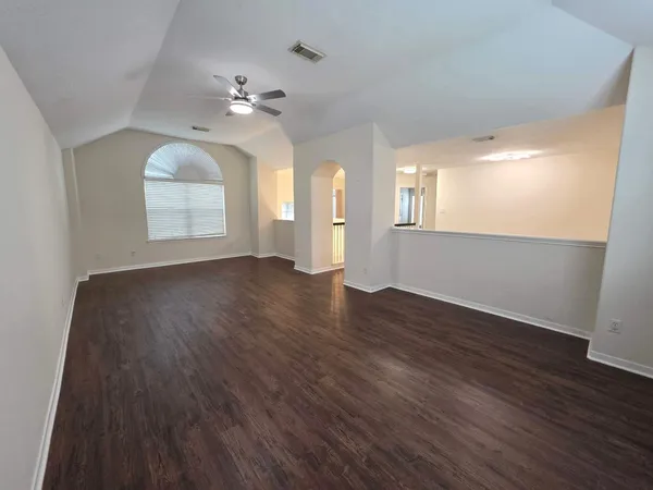 $2,700 | 11404 Tidenhaven Court, Pearland, TX 77584