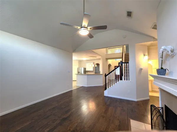 $2,700 | 11404 Tidenhaven Court, Pearland, TX 77584