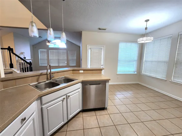 $2,700 | 11404 Tidenhaven Court, Pearland, TX 77584