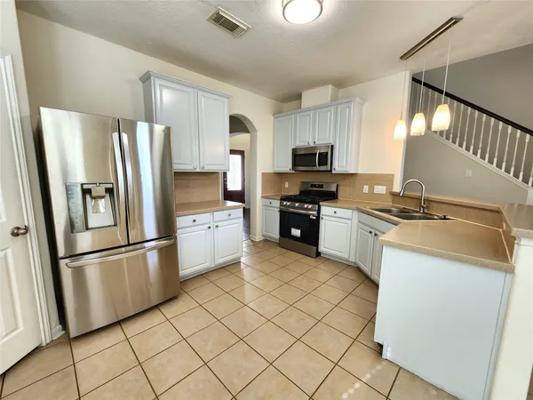 $2,700 | 11404 Tidenhaven Court, Pearland, TX 77584