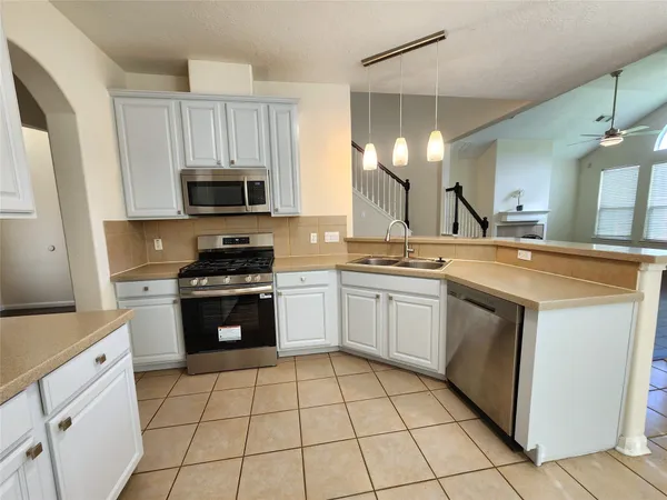 $2,700 | 11404 Tidenhaven Court, Pearland, TX 77584