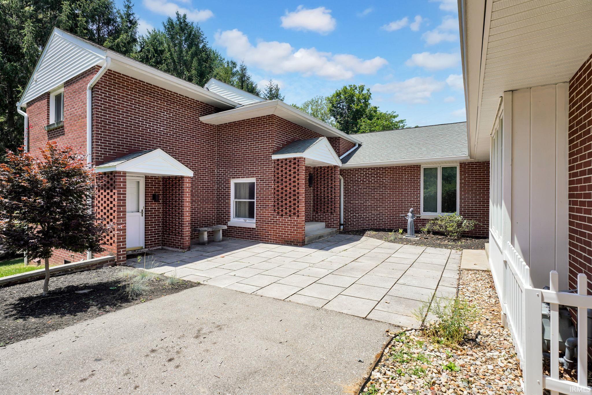 1241 Winfield Road Bloomington, IN 47401 - Photo 4 of 50