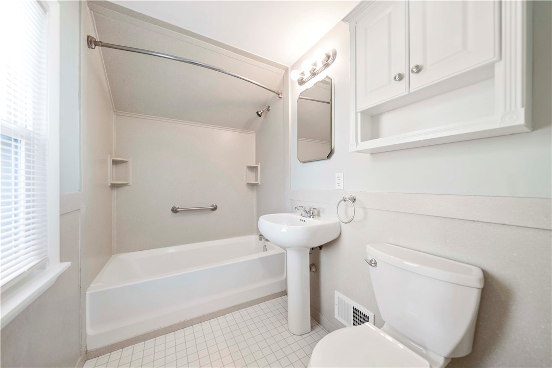 118 Queensboro Road Irondequoit, NY 14609 - Photo 18 of 40 Full bath on 2nd floor