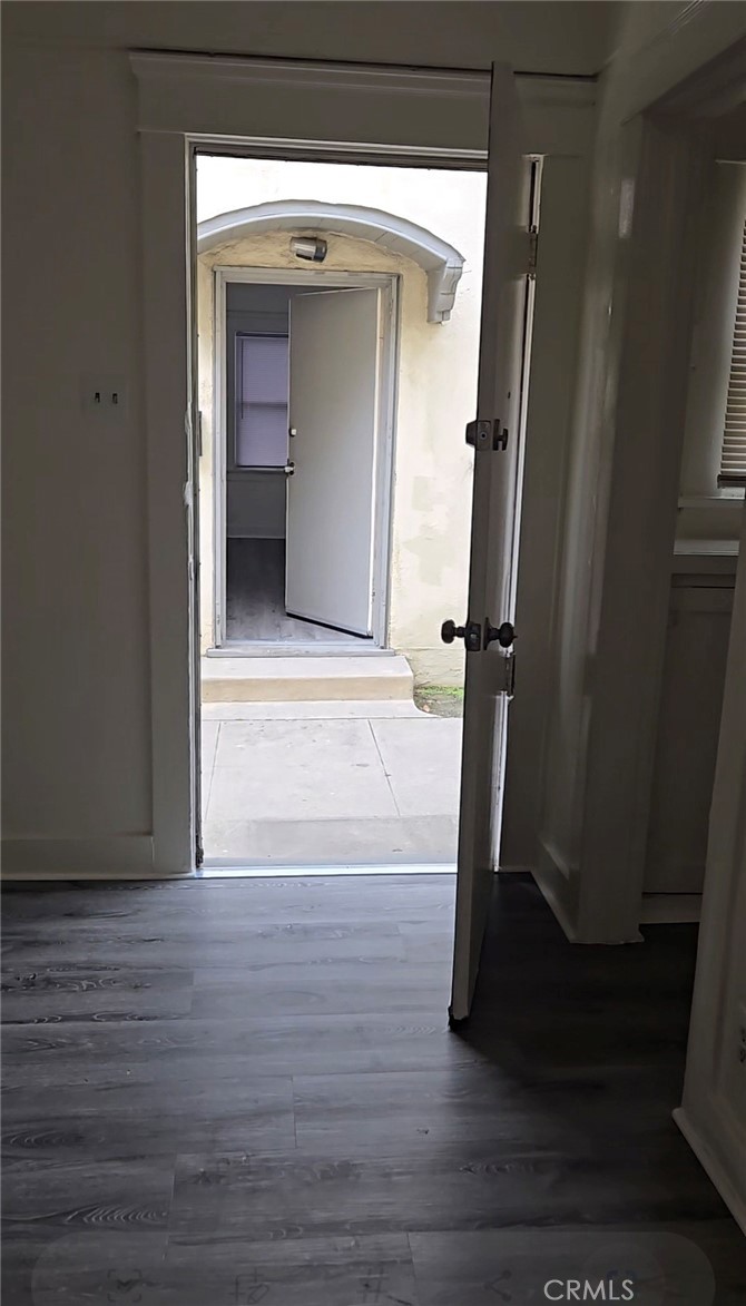 551 West 10th Street, Unit 3 Long Beach, CA 90813 - Photo 3 of 5