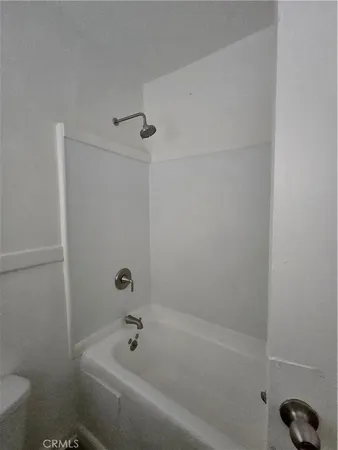 $1,375 | 551 West 10th Street, Unit 3, Long Beach, CA 90813