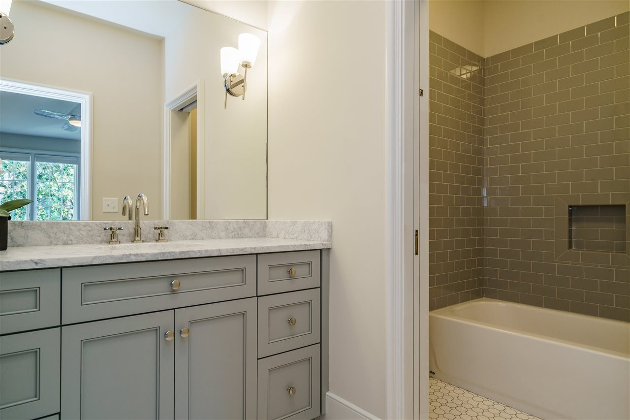 1346 Canterbury Road Raleigh, NC 27608 - Photo 18 of 30 Bathroom