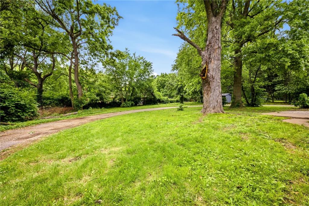 11008 Grandview Road Kansas City, MO 64137 - Photo 9 of 52