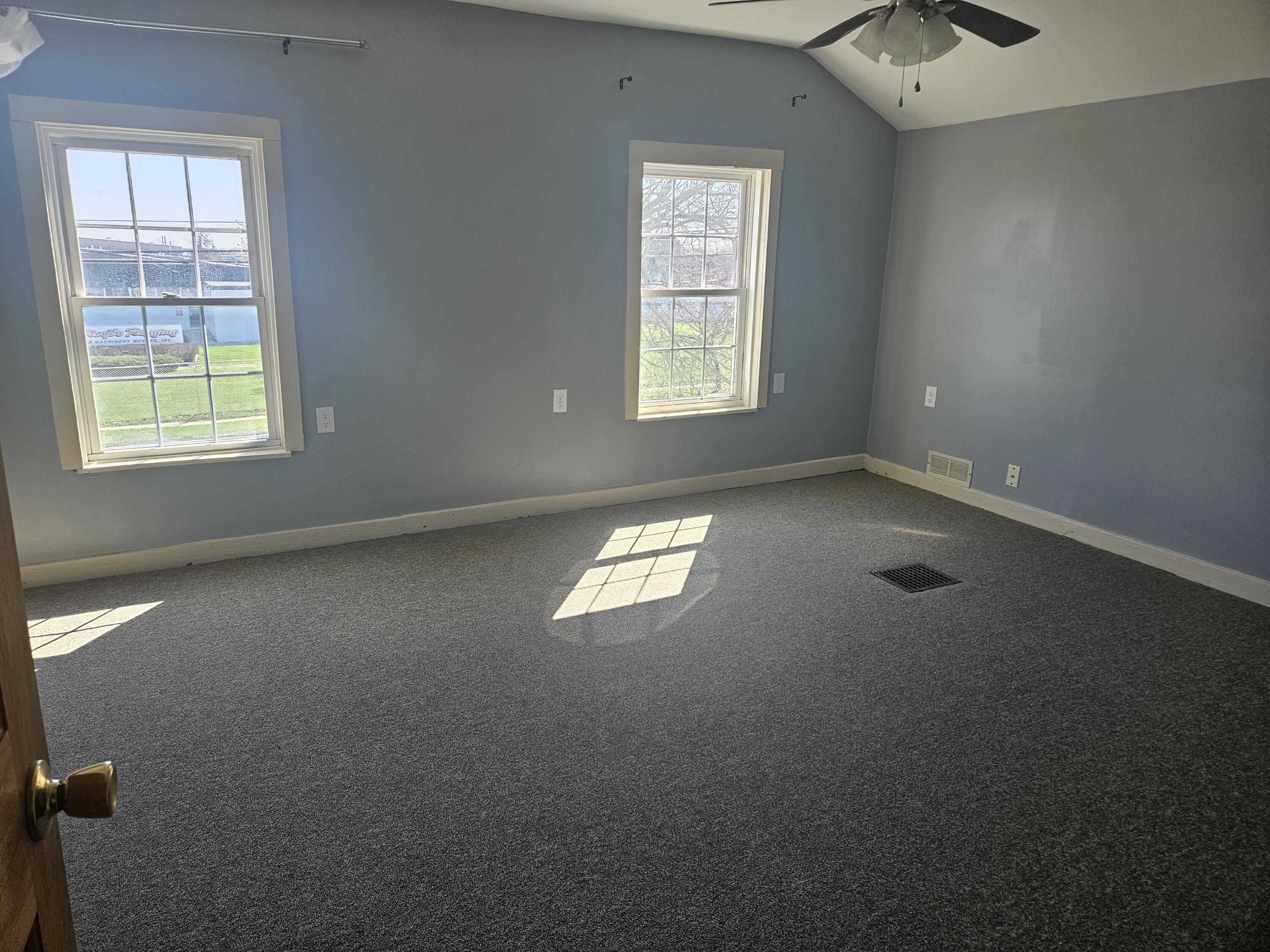 828 Division Street Adrian, MI 49221 - Photo 14 of 27 20260407_112235