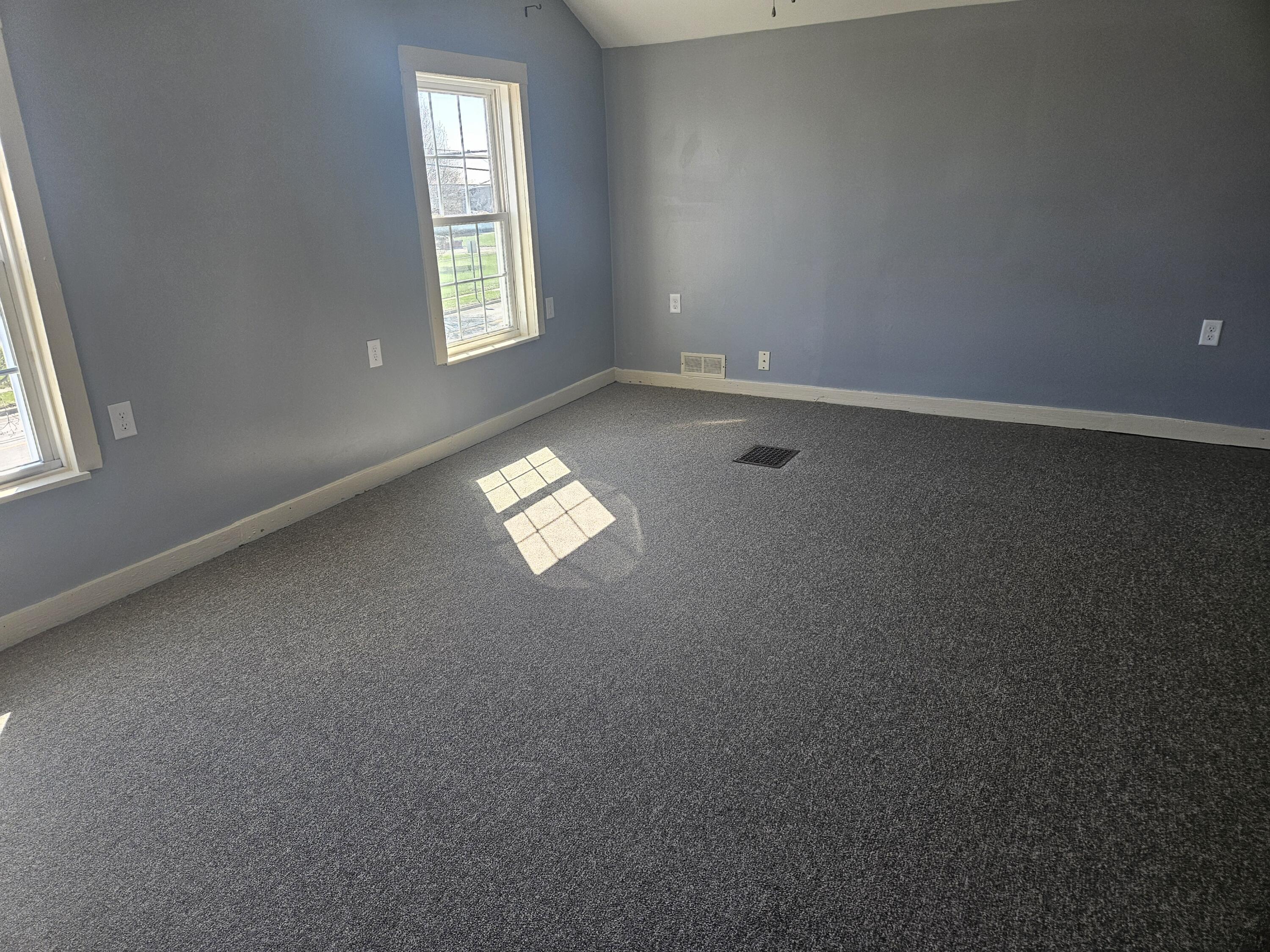 828 Division Street Adrian, MI 49221 - Photo 15 of 27 20260407_112306