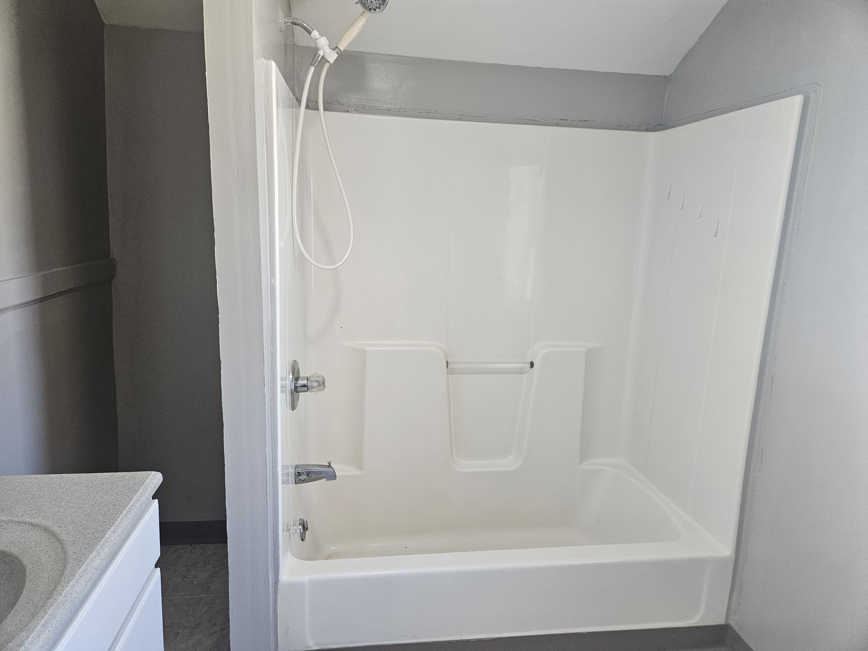 828 Division Street Adrian, MI 49221 - Photo 18 of 27 20260407_112106