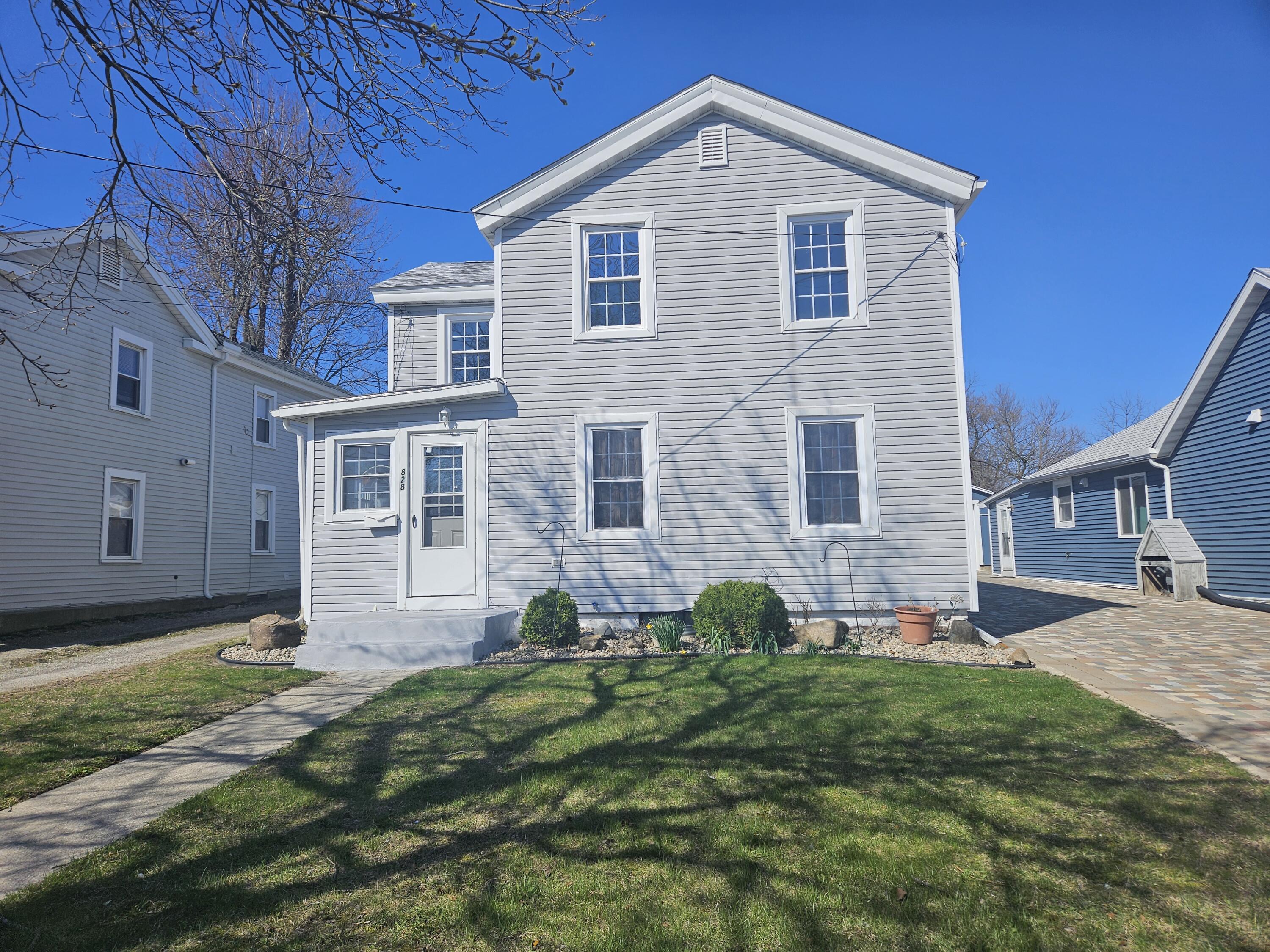 828 Division Street Adrian, MI 49221 - Photo 2 of 27 20260407_110851