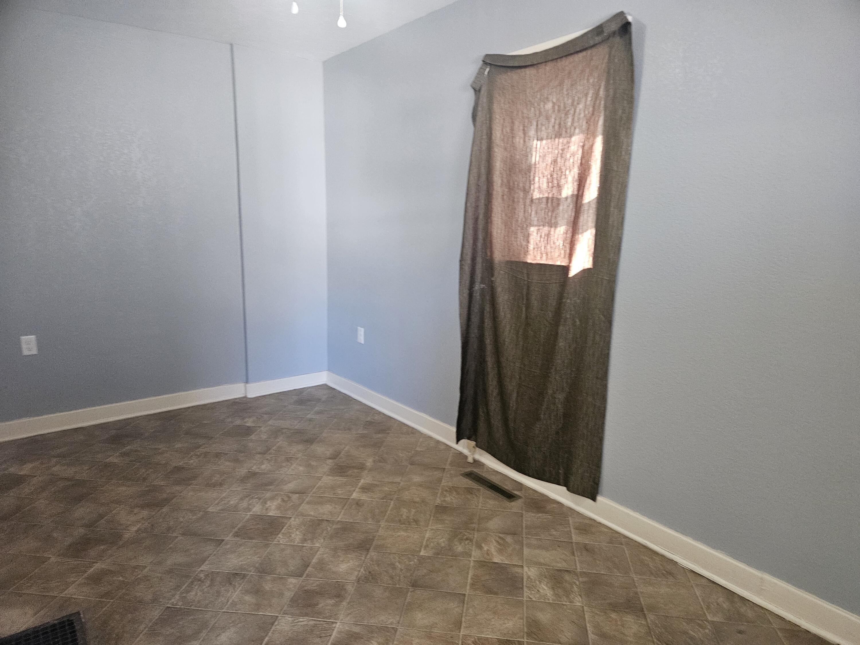 828 Division Street Adrian, MI 49221 - Photo 10 of 27 20260407_111801