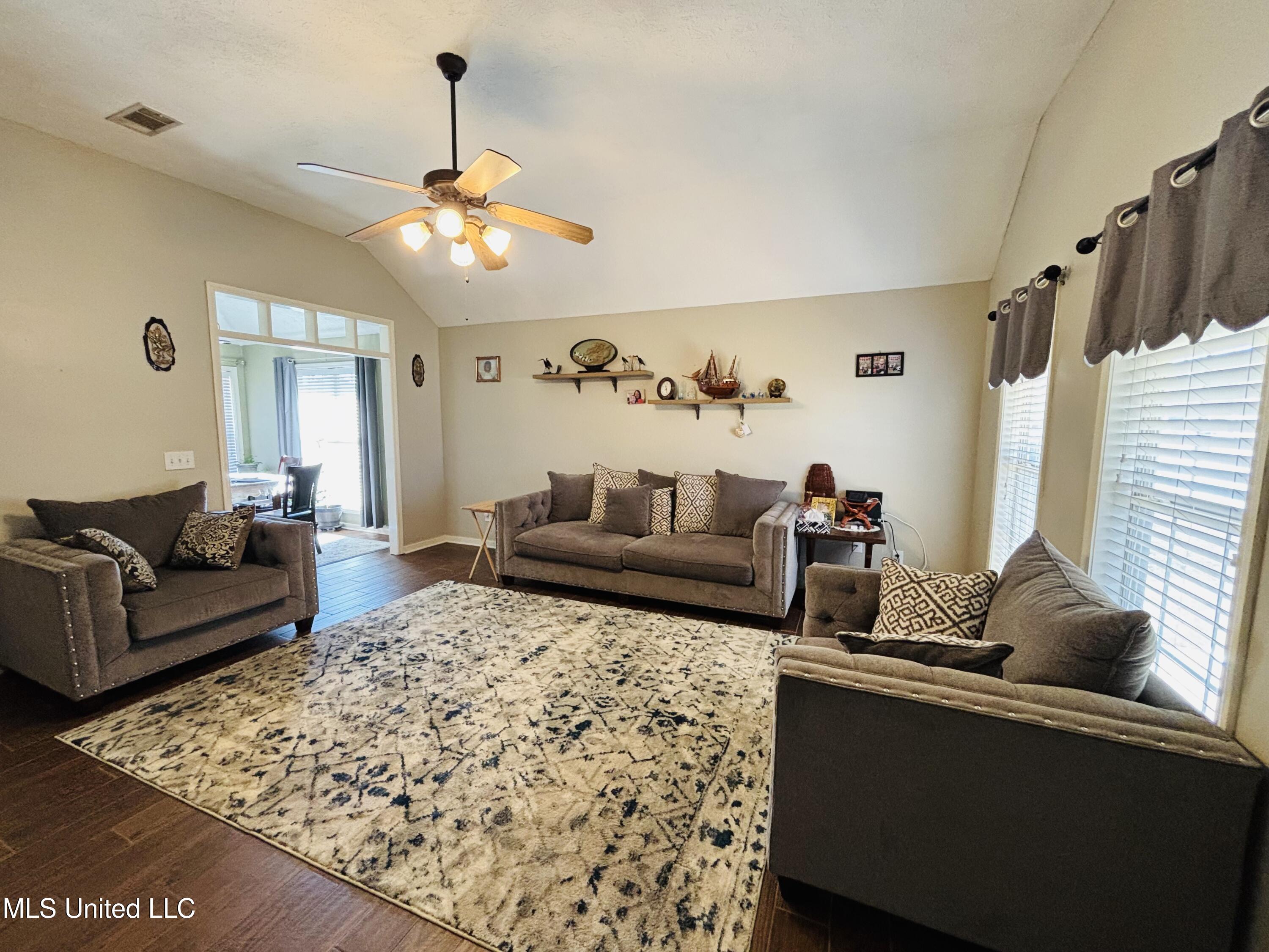 100 East Magnolia Place Pearl, MS 39208 - Photo 3 of 16 IMG_2326