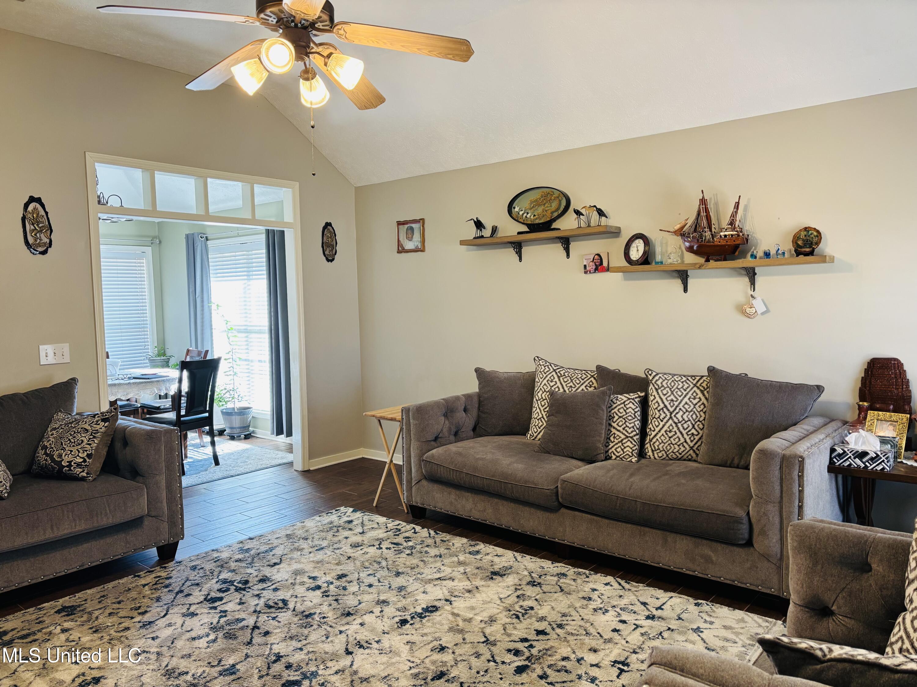 100 East Magnolia Place Pearl, MS 39208 - Photo 6 of 16 IMG_2323