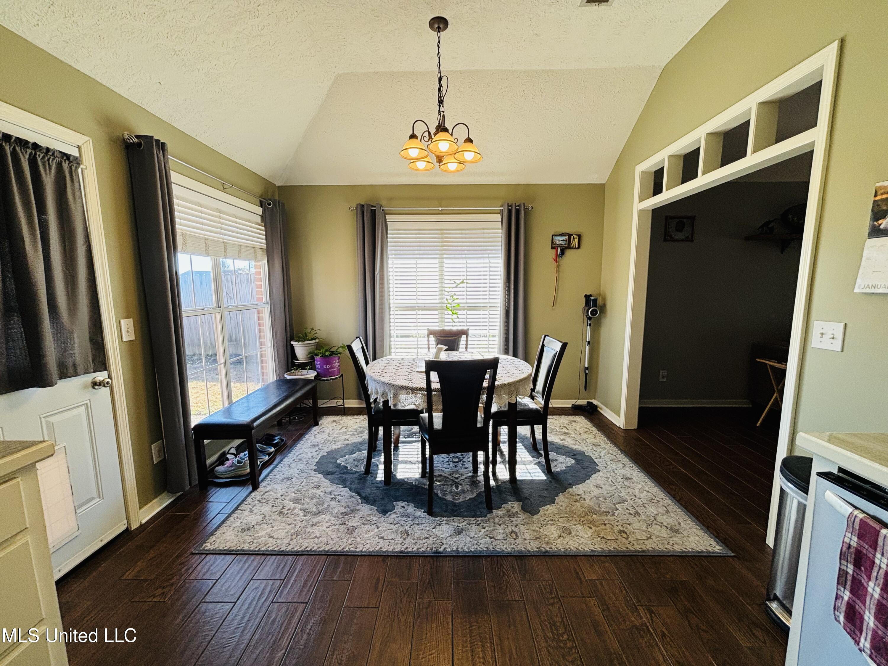 100 East Magnolia Place Pearl, MS 39208 - Photo 7 of 16 IMG_2331