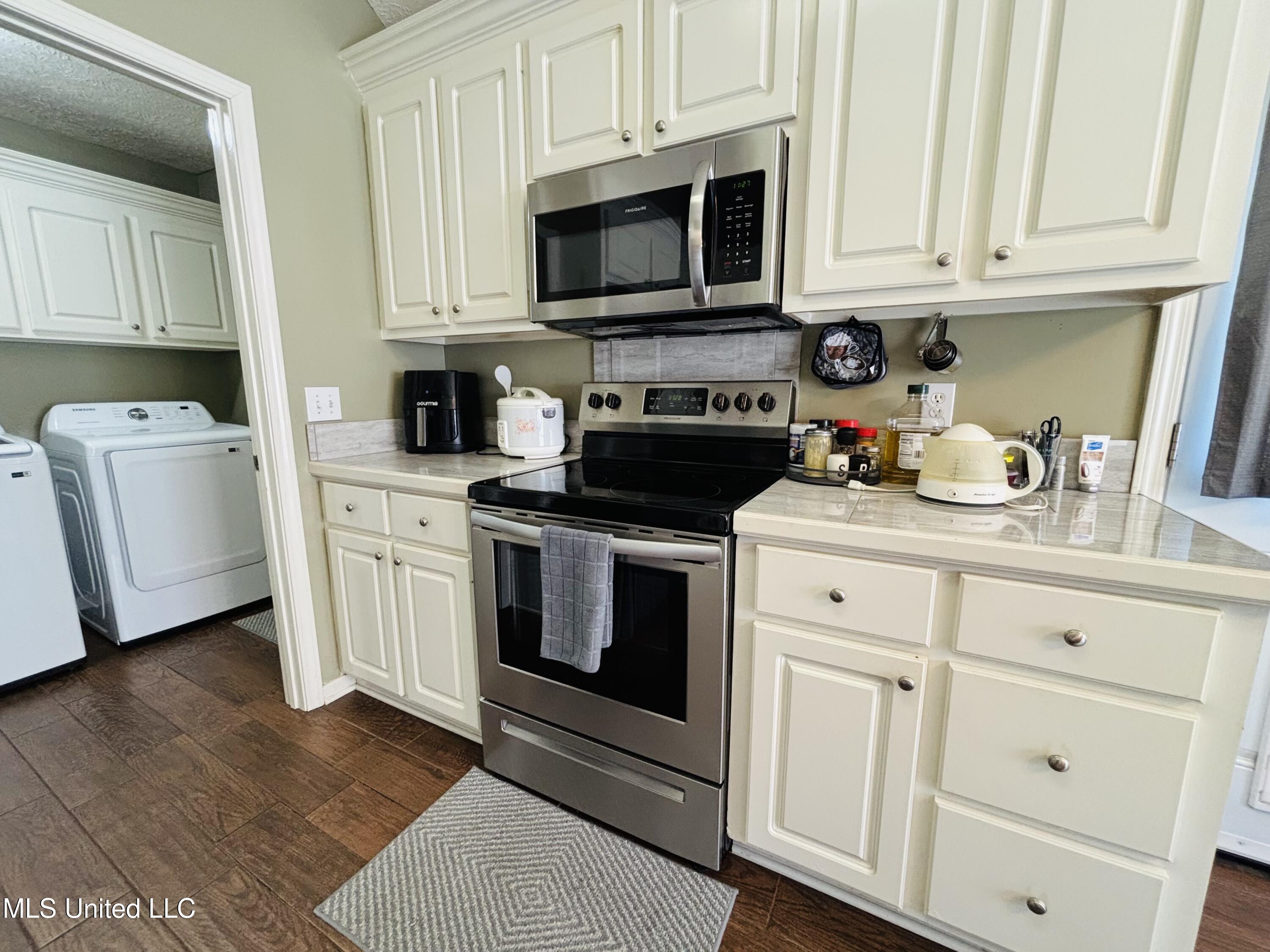 100 East Magnolia Place Pearl, MS 39208 - Photo 9 of 16 IMG_2329