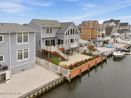 $1,799,999 | 243 South Lagoon Road, Lavallette, NJ 08735