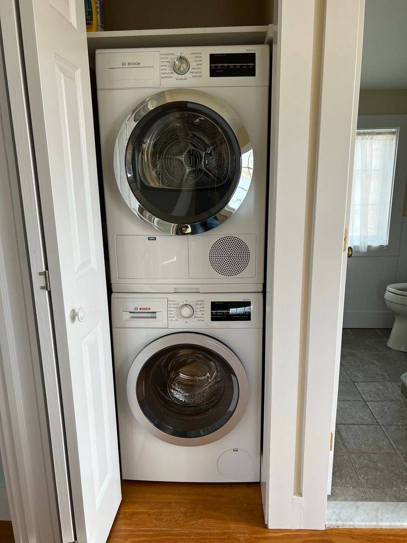 24 South Midway Road Shelter Island, NY 11964 - Photo 16 of 29 a utility room with dryer and washer