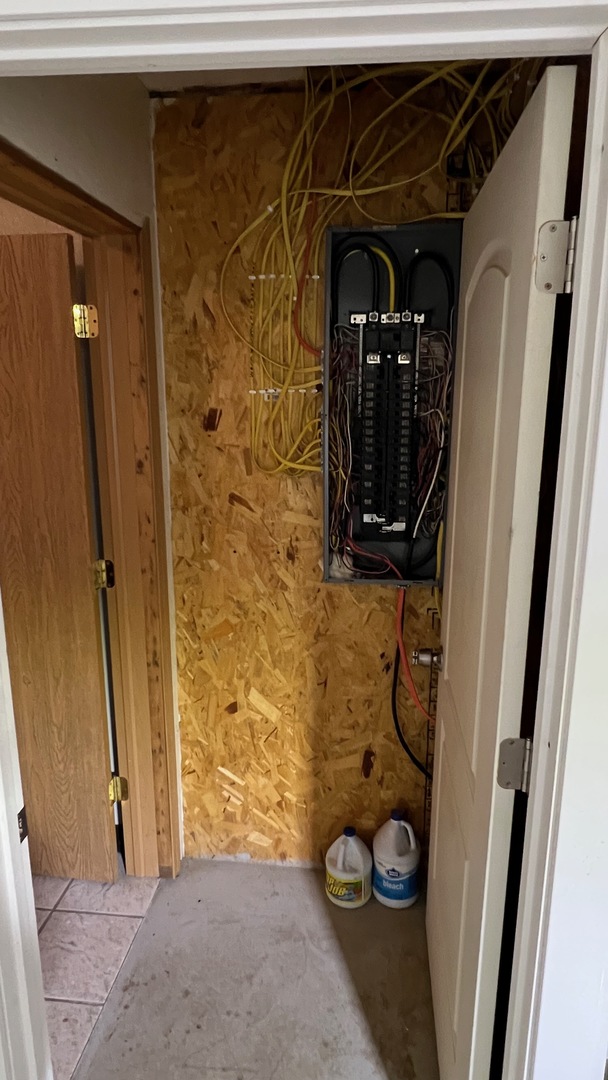 110 North Chicago Street Magnolia, IL 61336 - Photo 16 of 34 a view of a door