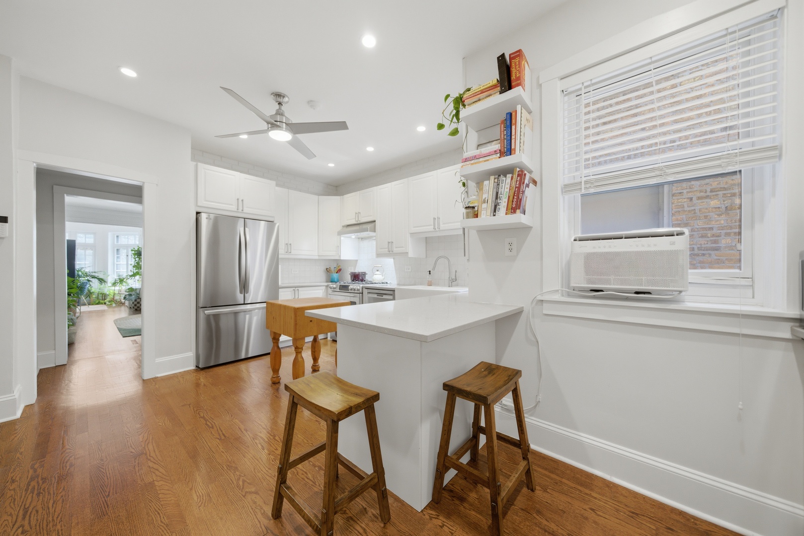 518 West Surf Street, Unit 1 Chicago, IL 60657 - Photo 14 of 41