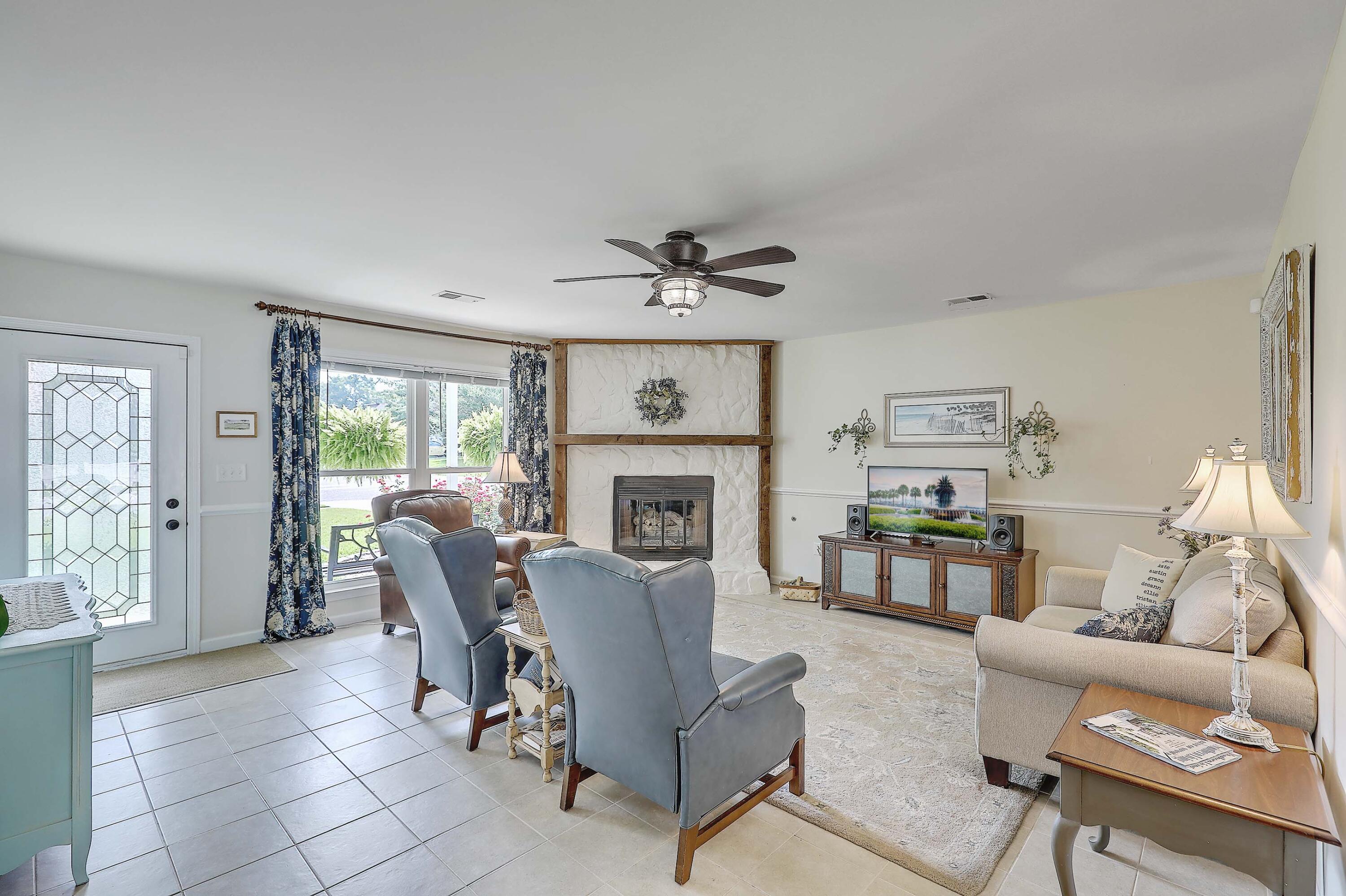 137 Iron Road Summerville, SC 29486 - Photo 5 of 30 1R3A0295_296_297_298_299_300_301