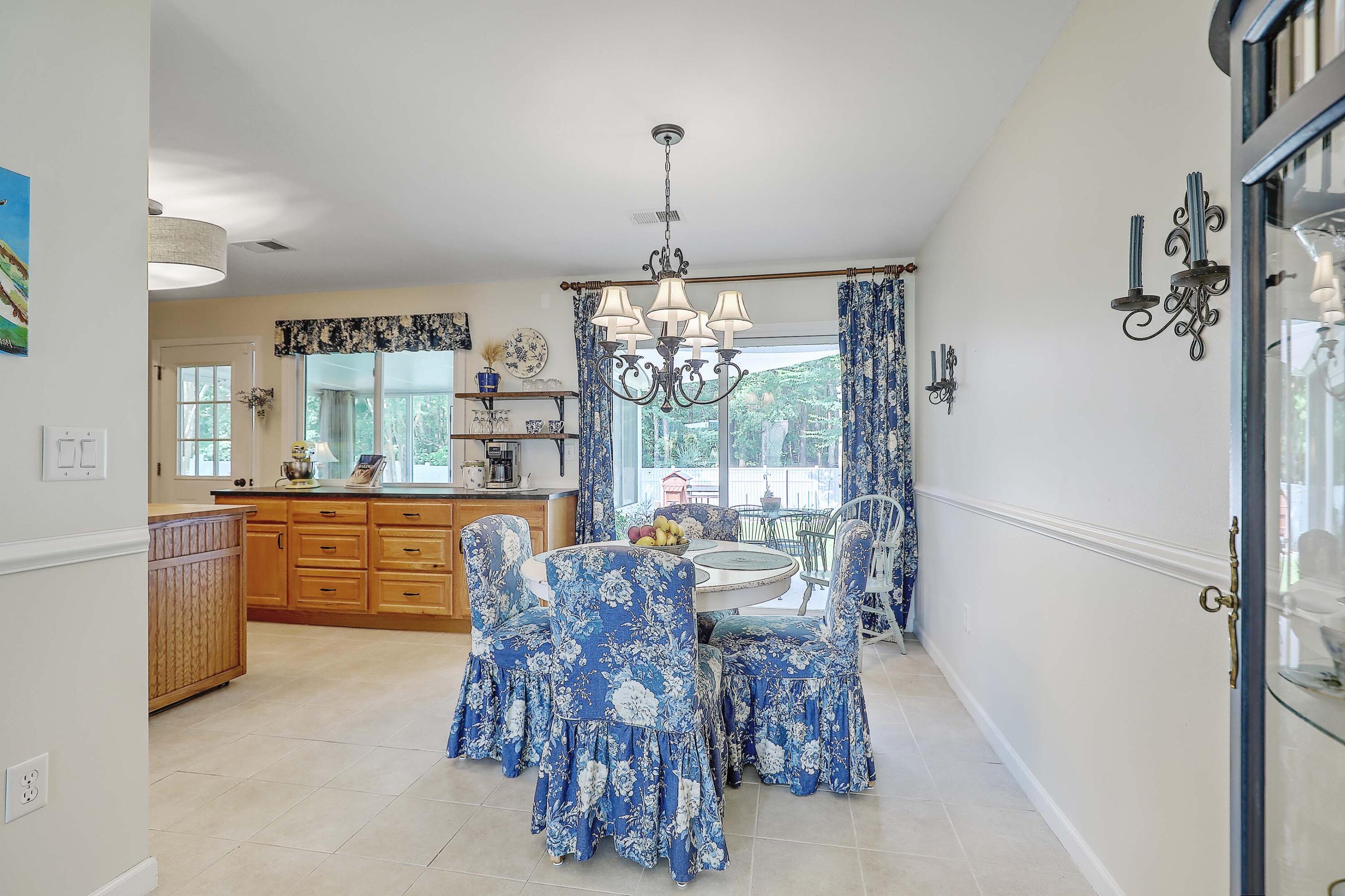 137 Iron Road Summerville, SC 29486 - Photo 8 of 30 1R3A0330_1_2_3_4_5_6