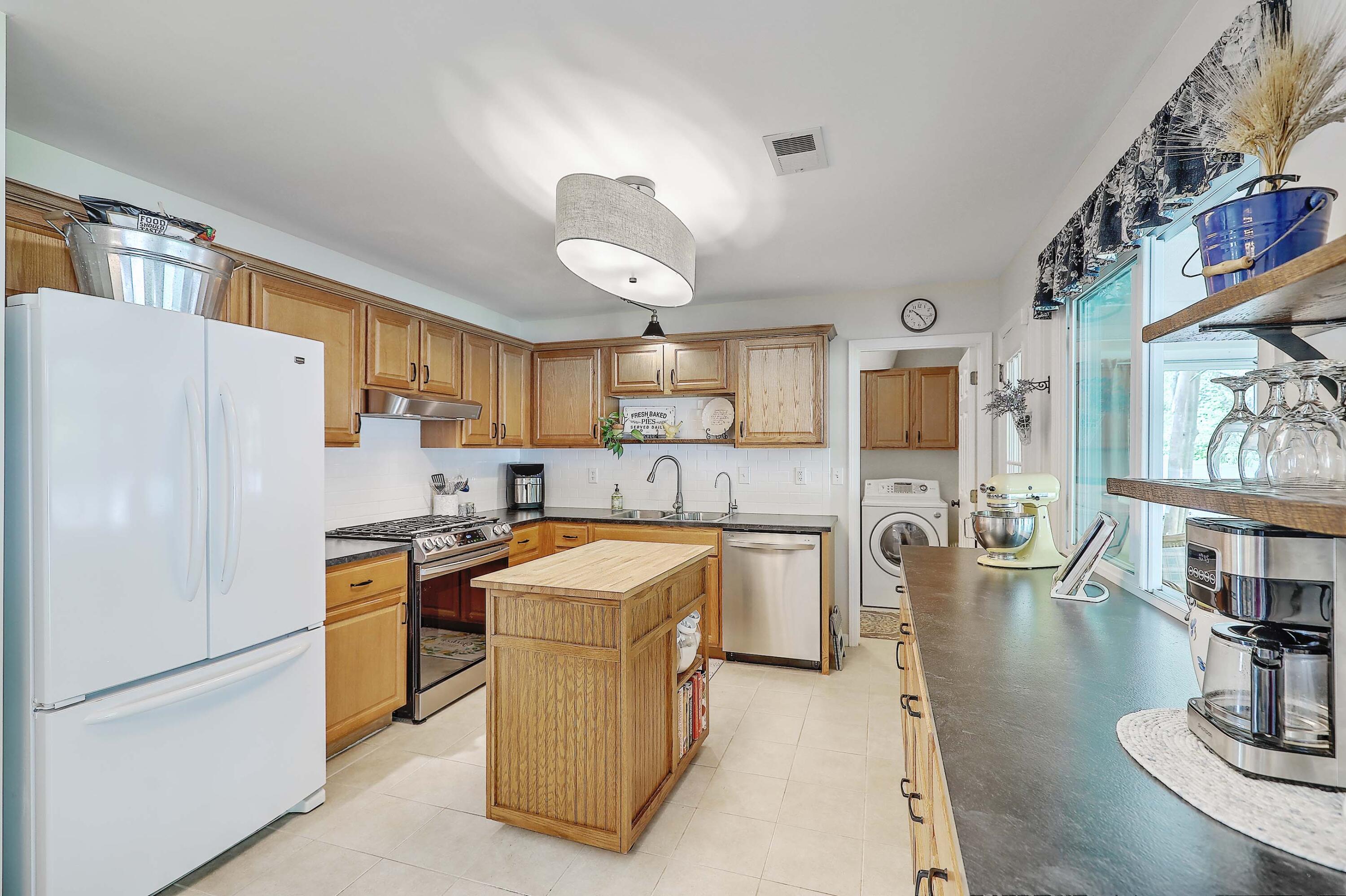 137 Iron Road Summerville, SC 29486 - Photo 10 of 30 1R3A0344_45_46_47_48_49_50