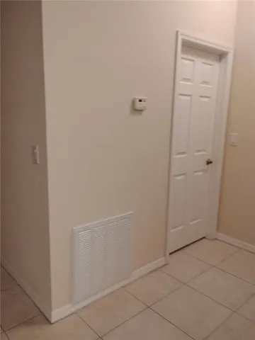 $2,400 | 707 46th Square, Vero Beach, FL 32968