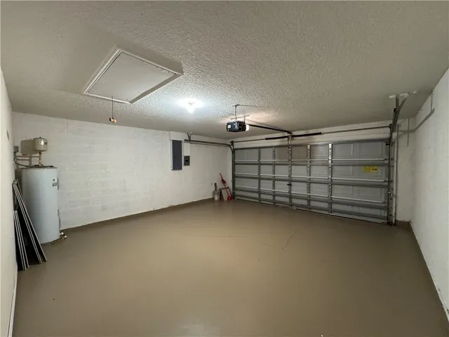 $2,400 | 707 46th Square, Vero Beach, FL 32968