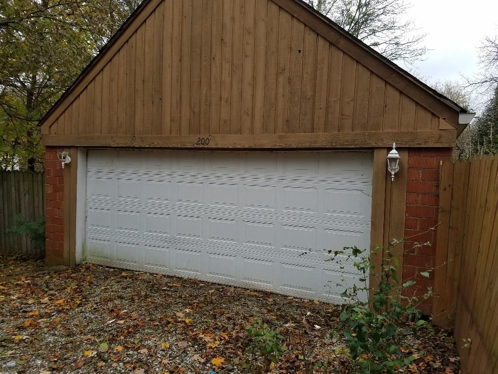200 South Post Road Indianapolis, IN 46219 - Photo 2 of 7 Gallery Image 2