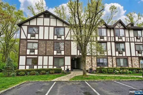$289,000 | 907 Thoreau Court, Mahwah, NJ 07430