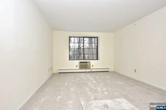 $300,000 | 907 Thoreau Court, Mahwah, NJ 07430