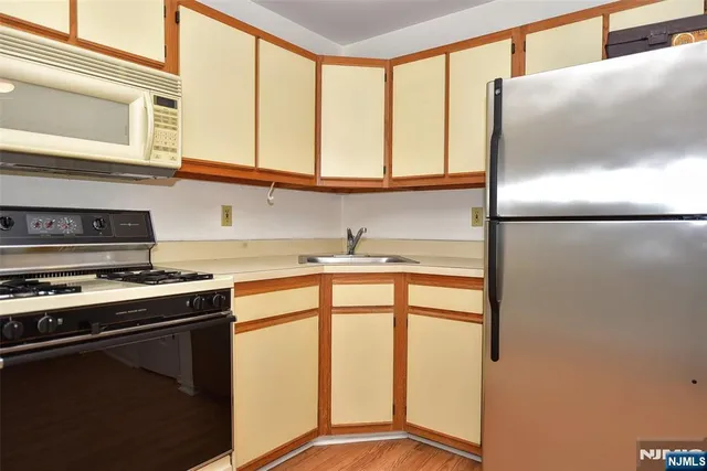 $300,000 | 907 Thoreau Court, Mahwah, NJ 07430