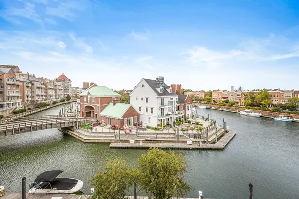 $399,000 | 110 Shearwater Court East, Unit 33, Jersey City, NJ 07305
