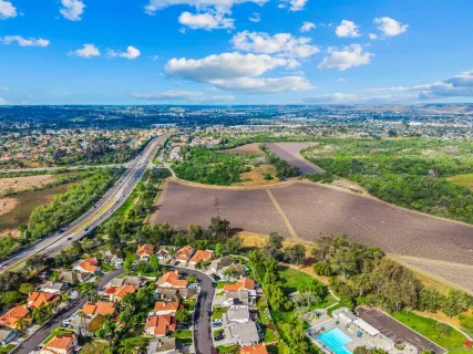 $949,000 | 647 Boysenberry Way, Oceanside, CA 92057