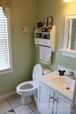 224 Daniel Boone Dr Extension Boone, NC 28607 - Photo 5 of 26 Gallery Image 5