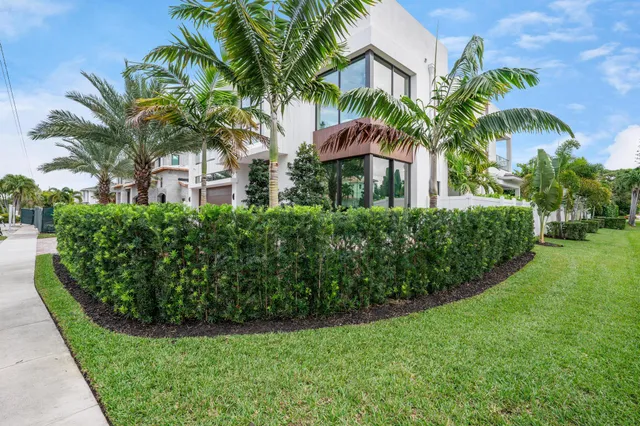 $6,870,000 | 400 Northeast 4th Street, Boca Raton, FL 33432