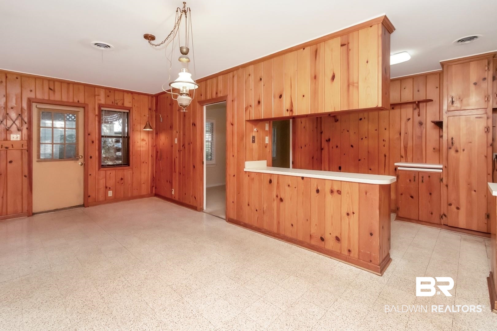 1502 Crestview Drive Mobile, AL 36693 - Photo 14 of 34