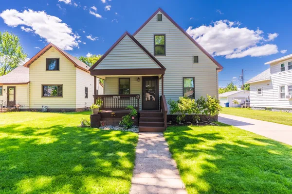 $180,000 | 1120 South 8th Avenue, Wausau, WI 54401