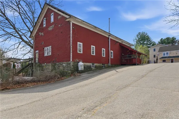 $775,000 | 953 Victory Highway, Burrillville, RI 02839