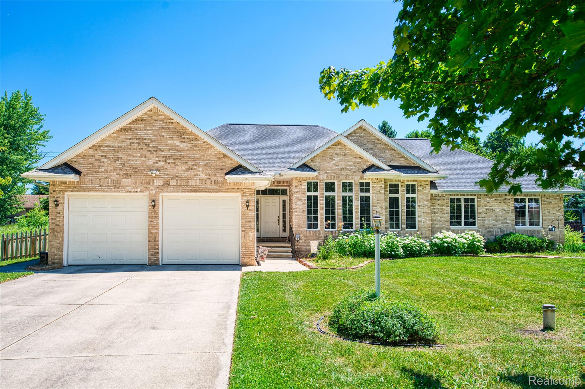 5382 Meadowlawn Road Fowlerville, MI 48836 - Photo 1 of 45 DSC01925_1.jpg