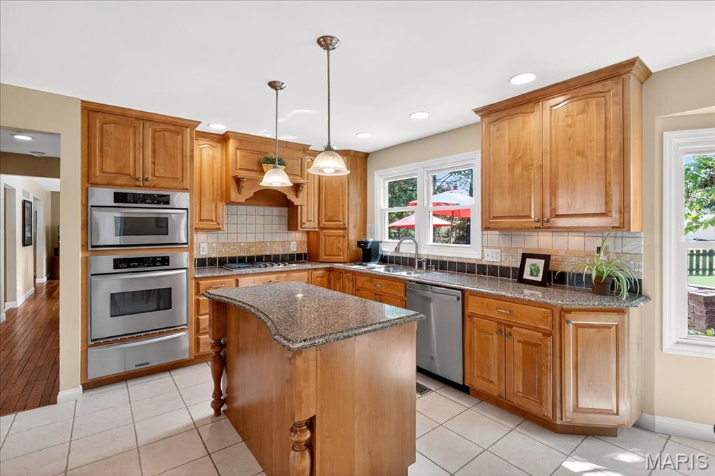 1810 Waterford Ridge Drive Ballwin, MO 63021 - Photo 14 of 46