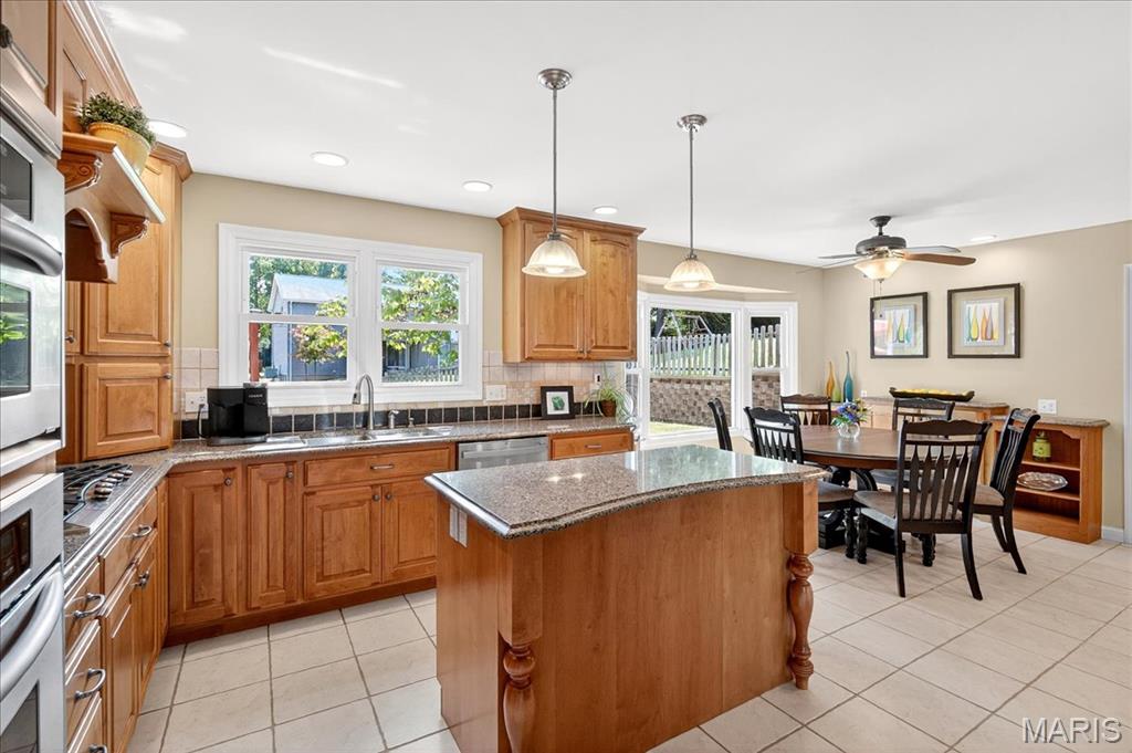 1810 Waterford Ridge Drive Ballwin, MO 63021 - Photo 15 of 46