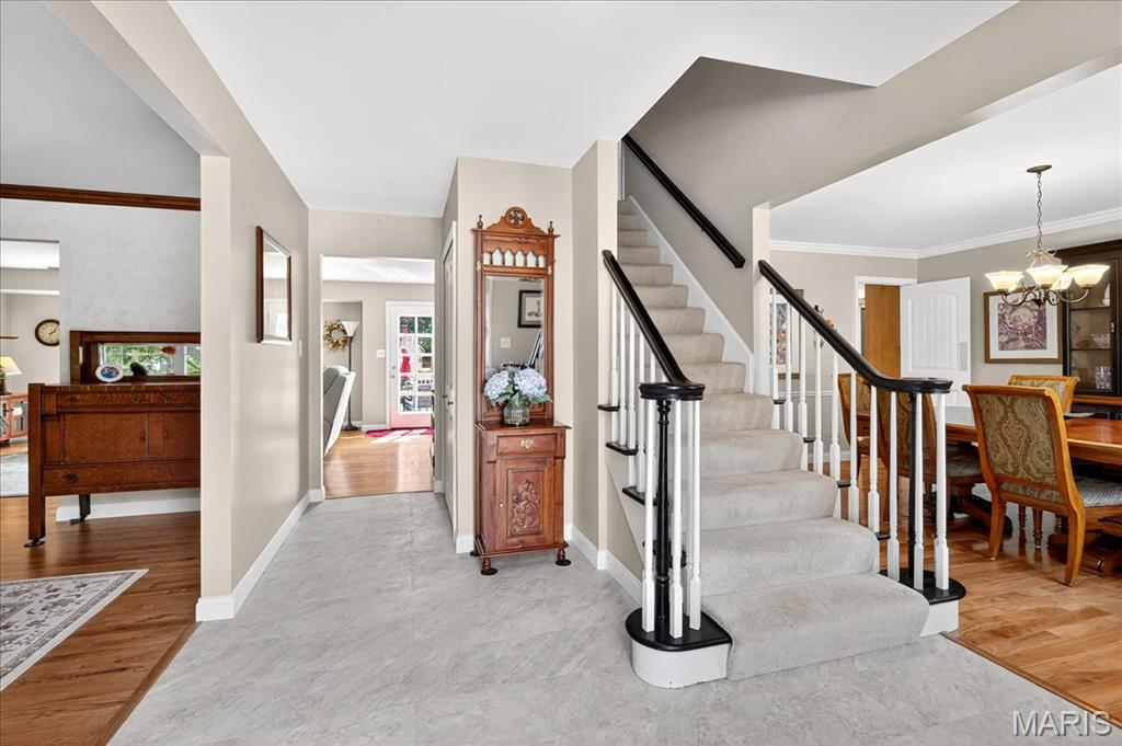 1810 Waterford Ridge Drive Ballwin, MO 63021 - Photo 3 of 46