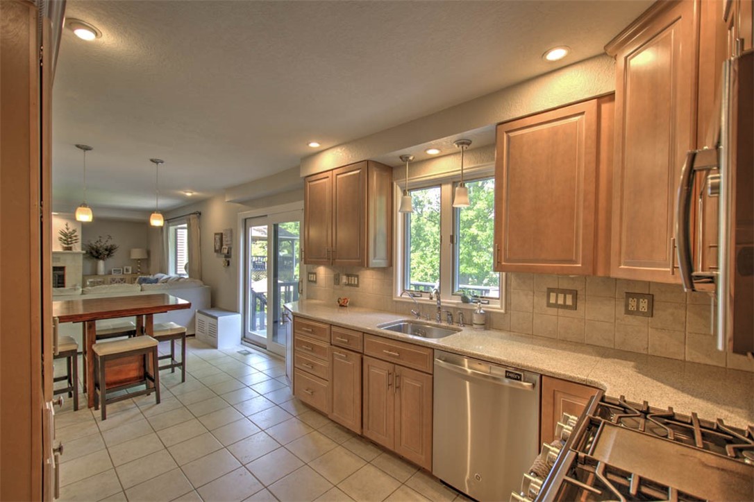2710 South Forrest Green Drive Decatur, IL 62521 - Photo 18 of 41 Gallery Image 18