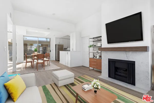 $3,890 | 2033 Beloit Avenue, Unit 304, Los Angeles, CA 90025
